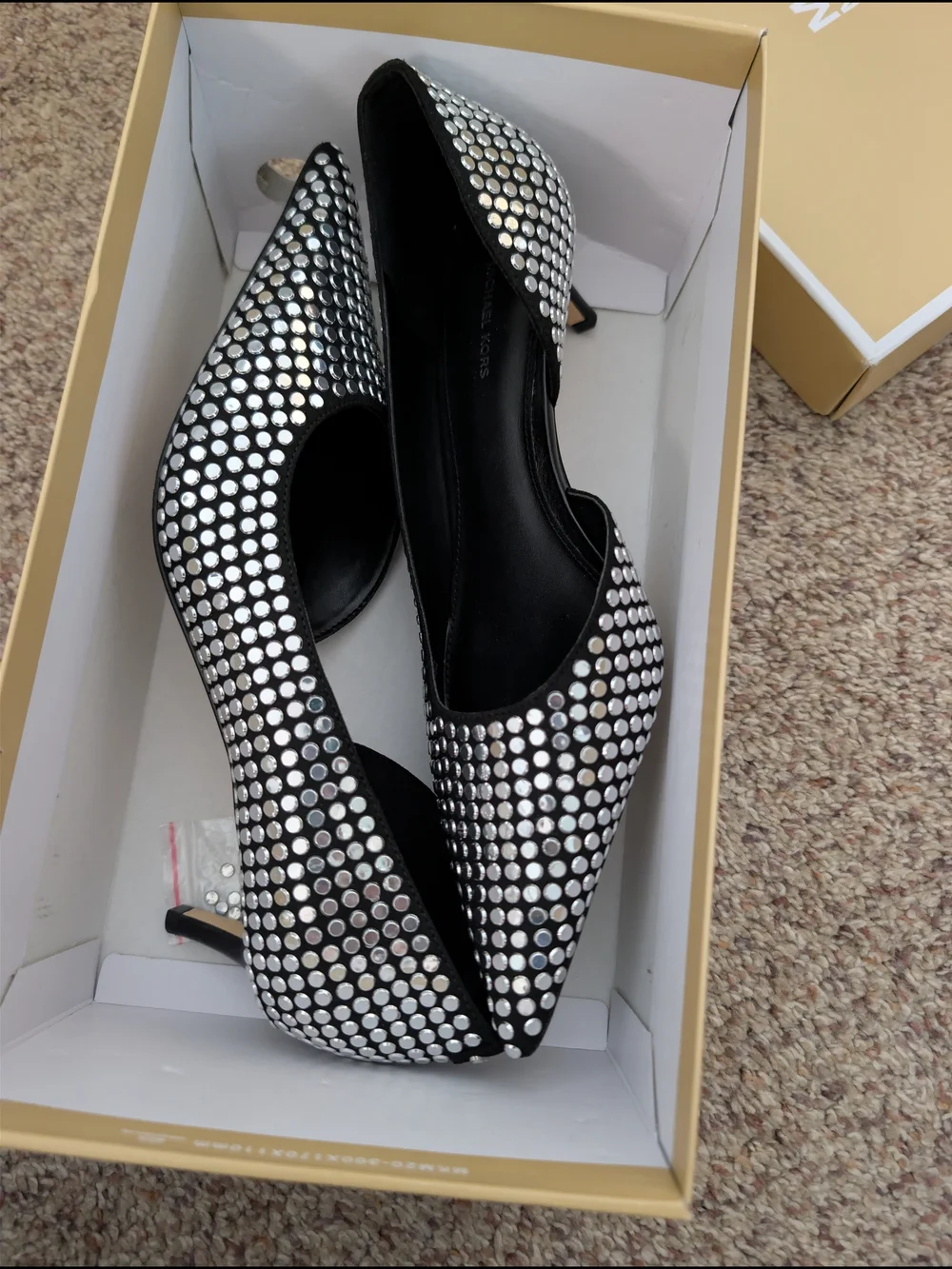 NIB MICHAEL Michael Kors Elyse Studded D'Orsay Kitten Heel Pumps Black 7.5